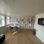 Elegant Apartment In Central